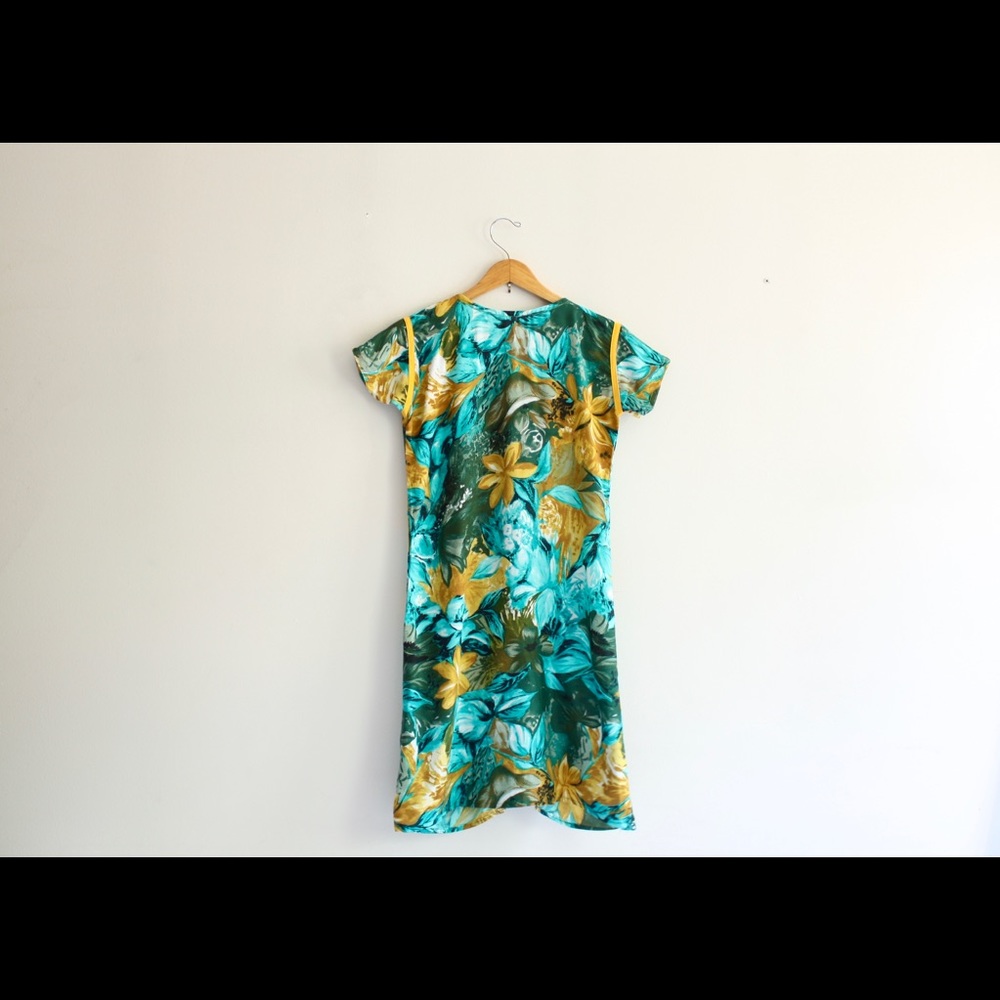 80s Vintage Hawaiian Shirt Dress in Turquoise & Gold SIZE MEDIUM - Picture 2 of 6